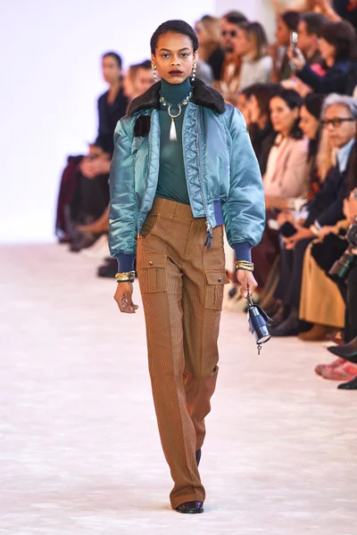 Look 28